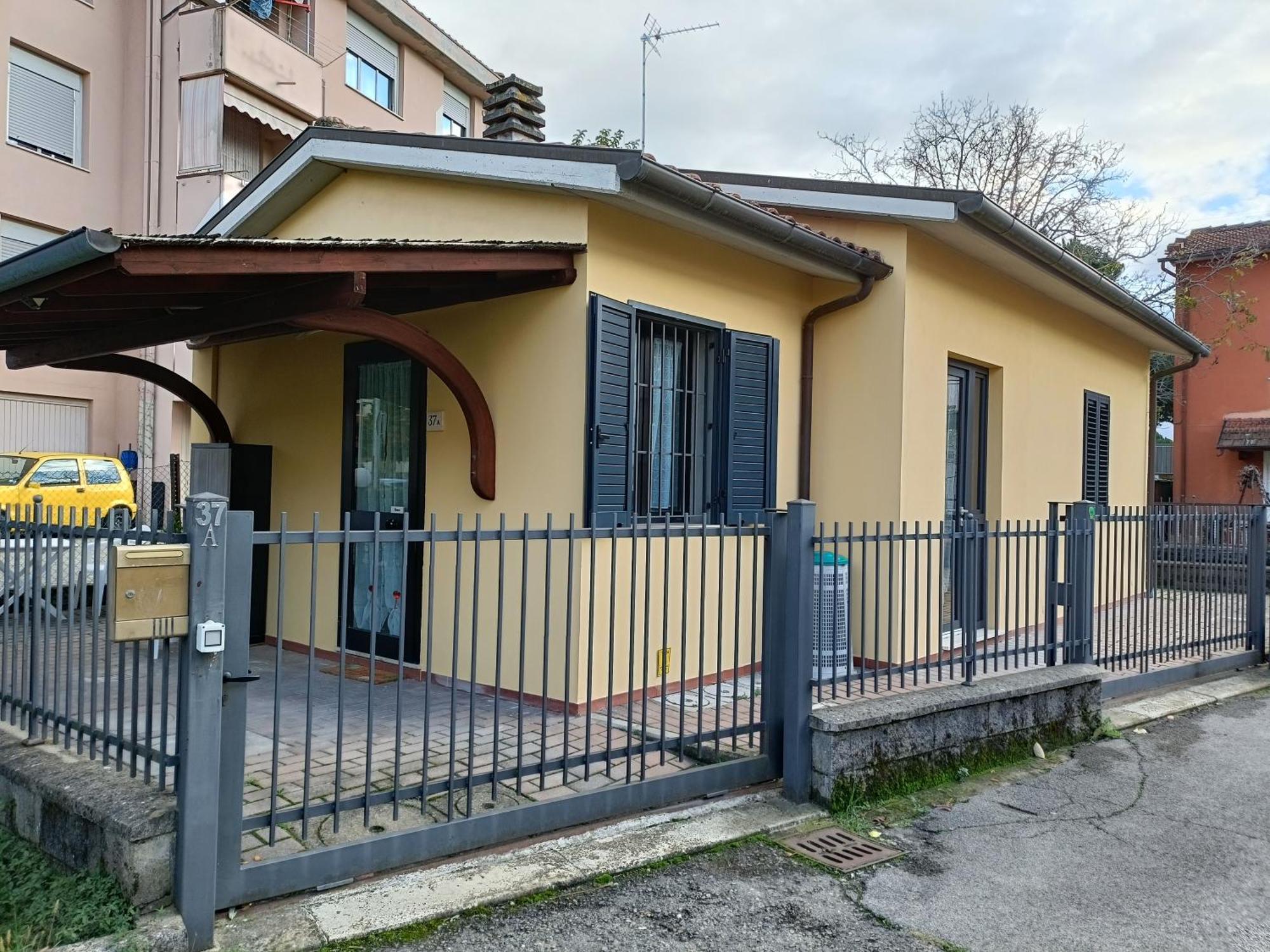 A Casa Di Amici Apartment Arezzo Luaran gambar